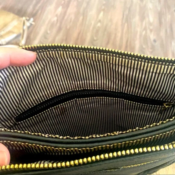 💕Black Crossbody Purse - Picture 7 of 9